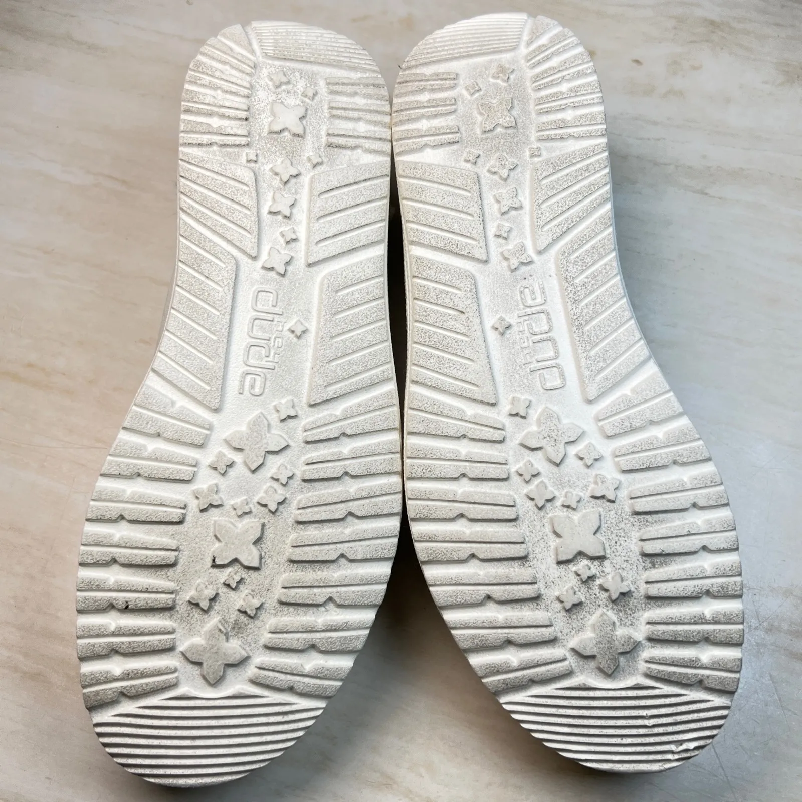 Hey Dude Lena Natural Turtledove Bee Happy Loafers Women US 7 EU 38 - Image 4