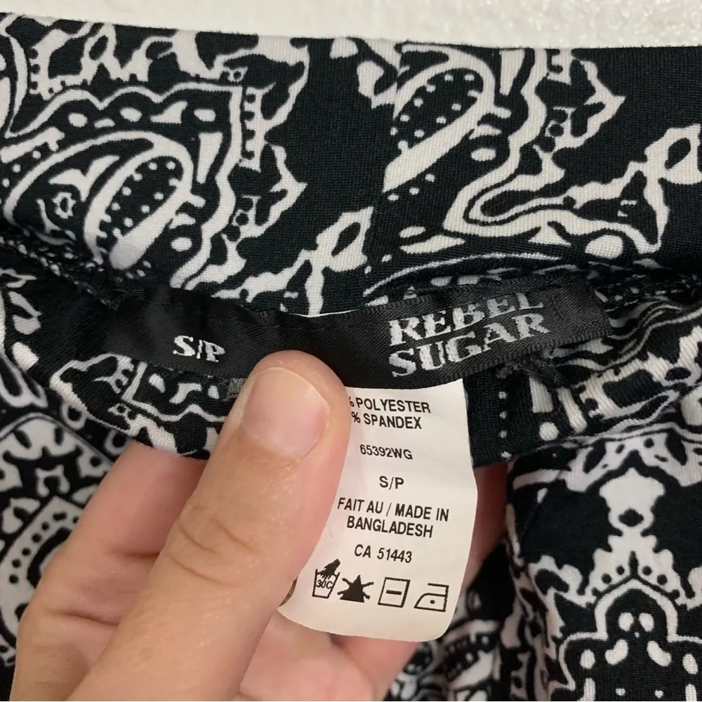 Rebel Sugar Black White Abstract Paisley Print Mini Skirt Size S - Image 3