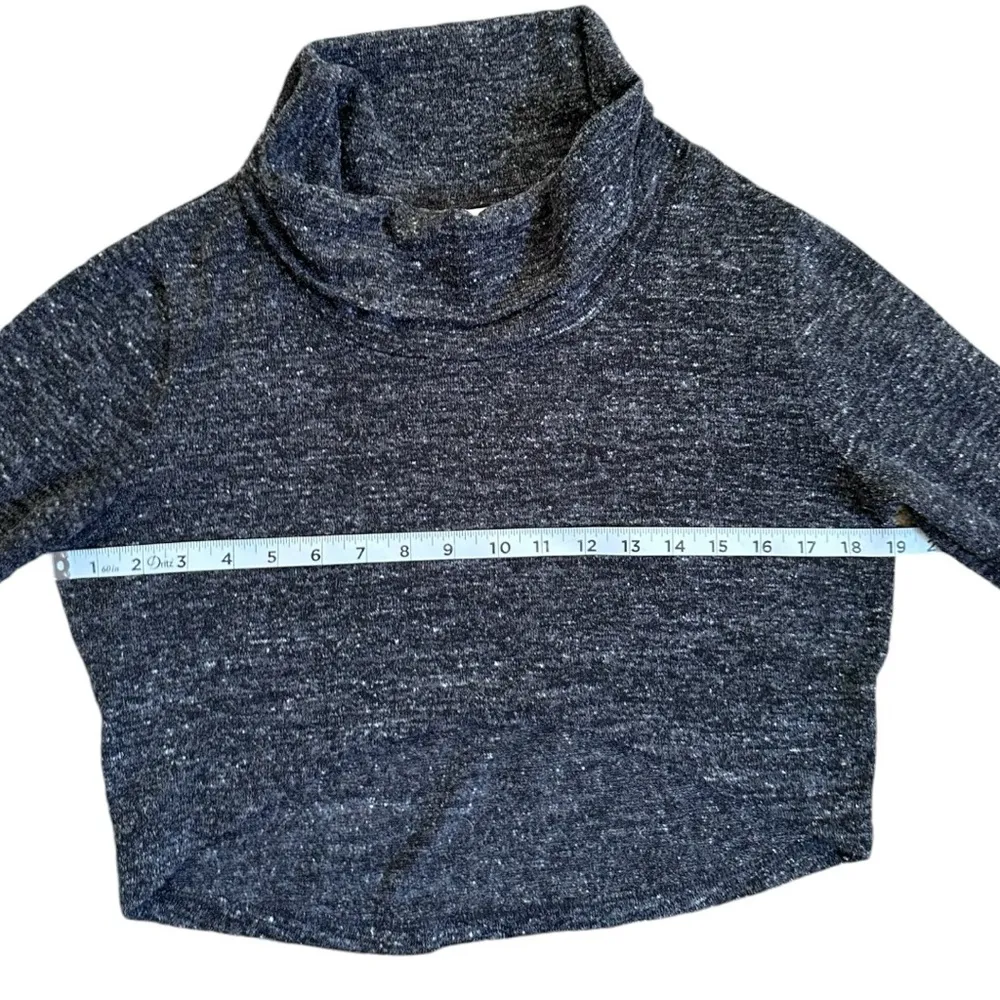 Cabi Top Womens Medium Gray Glee Cropped Cowl Neck Long Sleeve Boho Pullover - Image 5