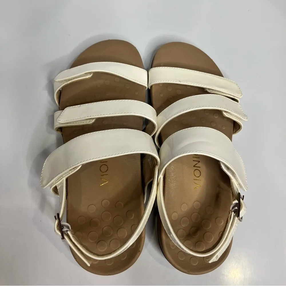 Vionic‎ white comfort Sandals size 8 - Image 4