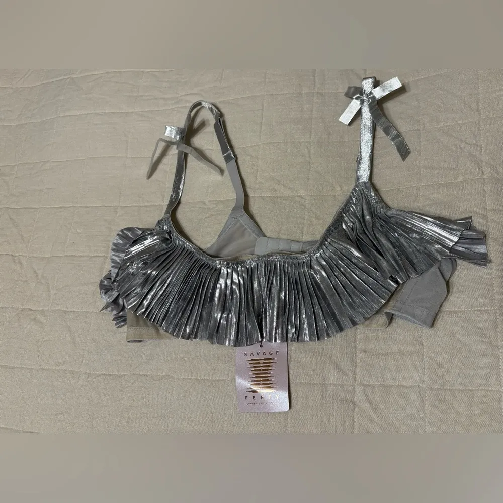 NWT Savage X Fenty Bra 40C Silver Metallic Pleated Bralette | Festival Lingerie - Image 4