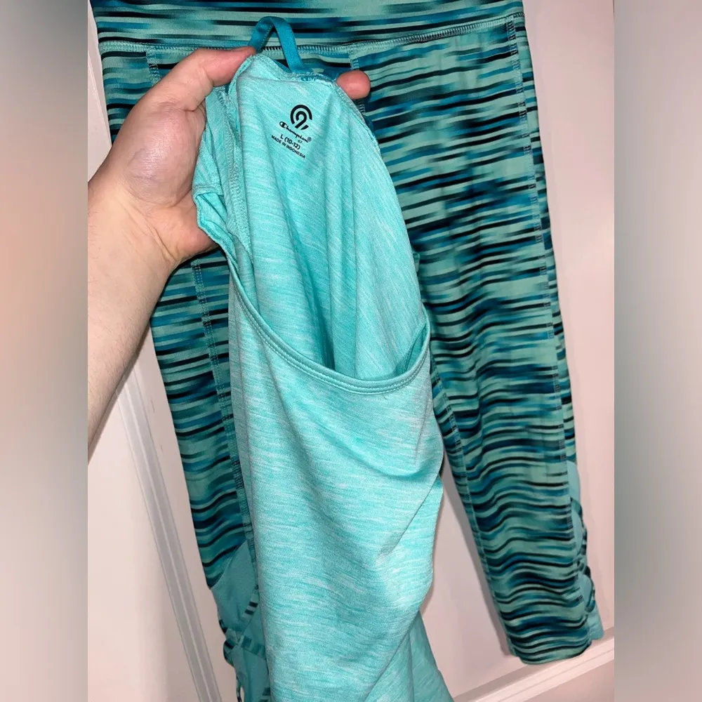 Champion 2 Piece Set Women’s TealCapri Leggings and Short Sleeve Top Size Large - Image 15