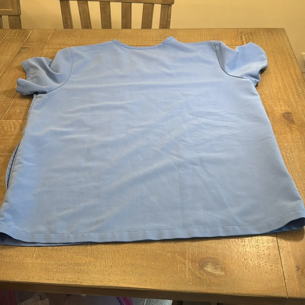 Figs light blue scrub top size L - Image 7
