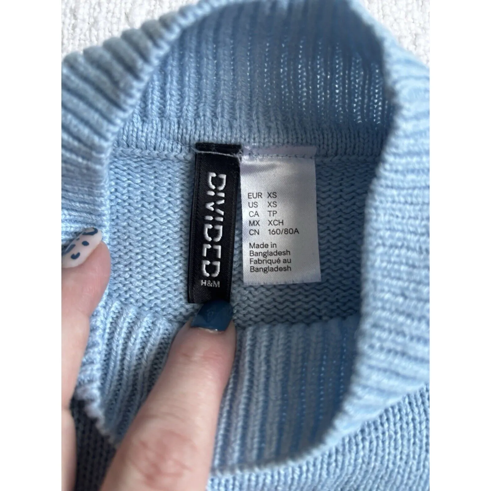 H&M Divided light blue cropped sweater. Size XS - Image 3