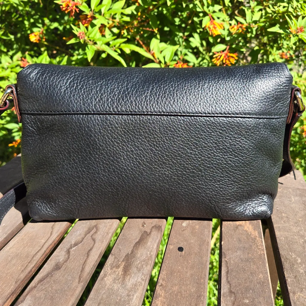 Kate Spade Black Pebbled Leather Ceossbody Purse - Image 4