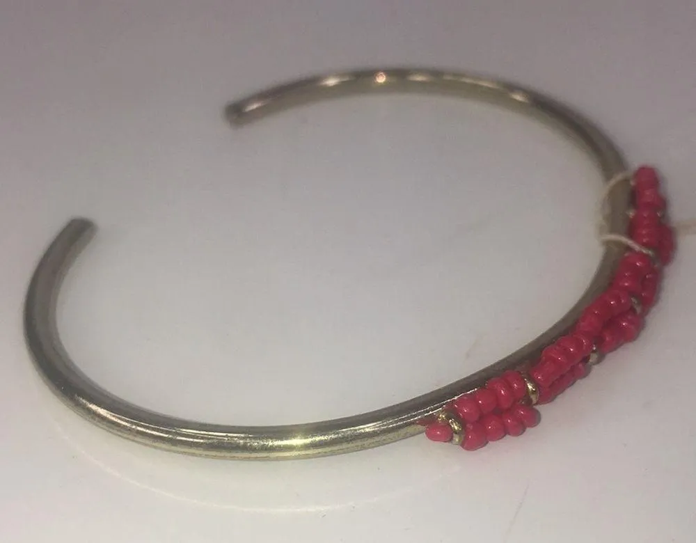 Nordstrom Red Seed bead goldtone cuff bracelet New - Image 3