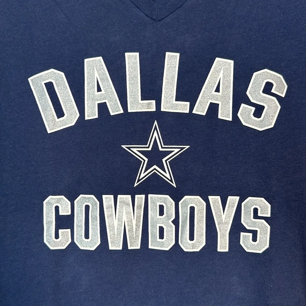 Women's Fanatics Dallas Cowboys Graphic Shirt V-Neck Size Small EUC #7414 - Image 3