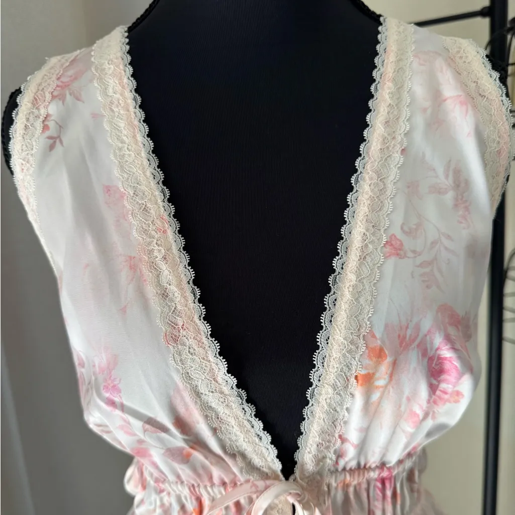 WAYF Pink Floral Lace Trim Satin Peplum Top – Size XS (NWT) - Image 6