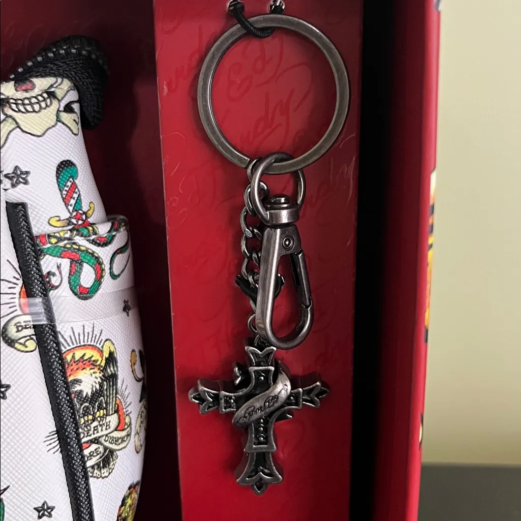 Ed Hardy Convertible Wristlet & Key Ring set with an iconic tattoo print design - Image 2