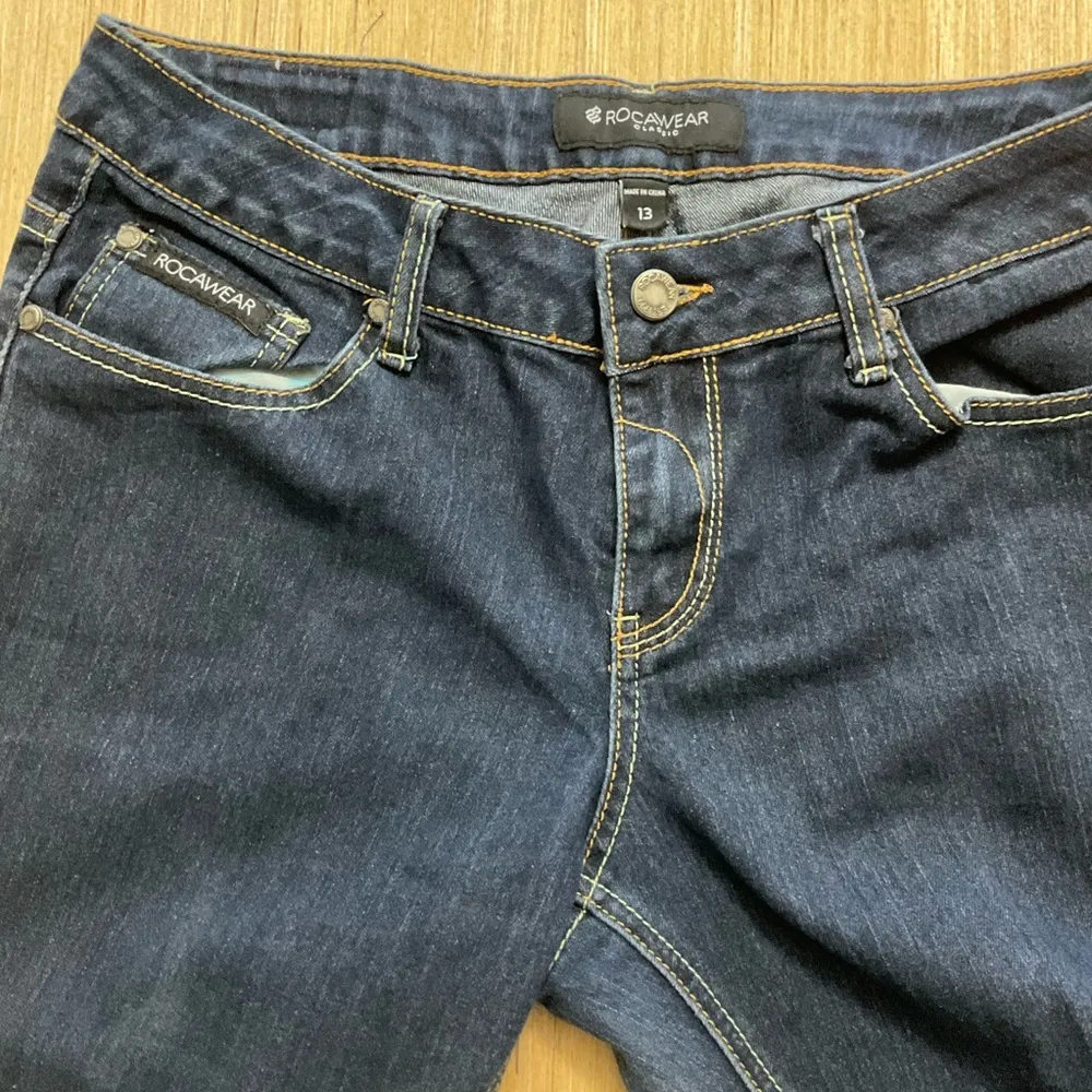 Vintage RocaWear Junior Skinny Blue Jeans size 13 Embroidered Pockets - Image 10