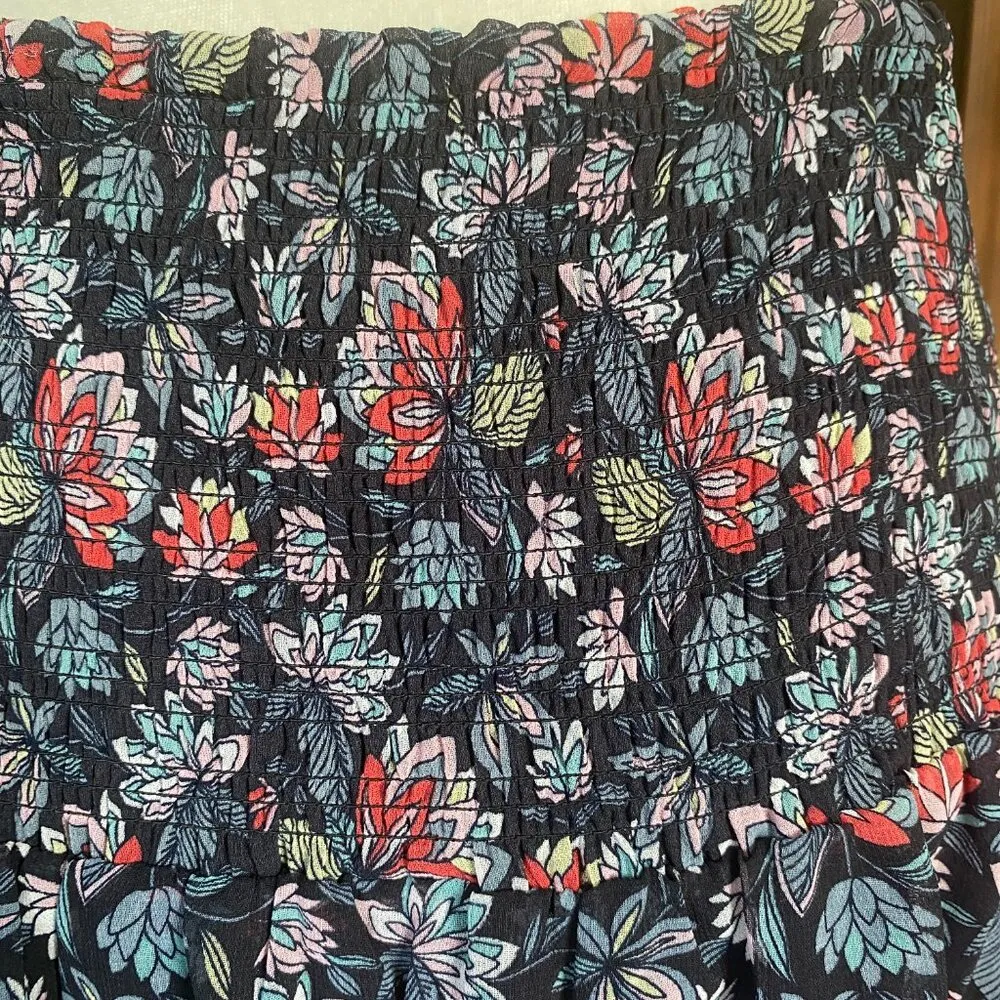 Cabi blue floral fully lined pull on mini skirt sheer overlay size medium - Image 7