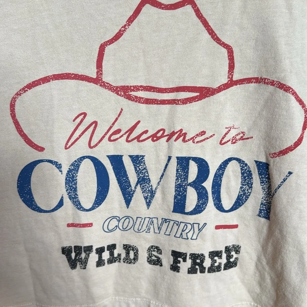 NWT HRT & LUV 100% Cotton Welcome to Cowboy Country Crop Tee Size Large Tan - Image 2