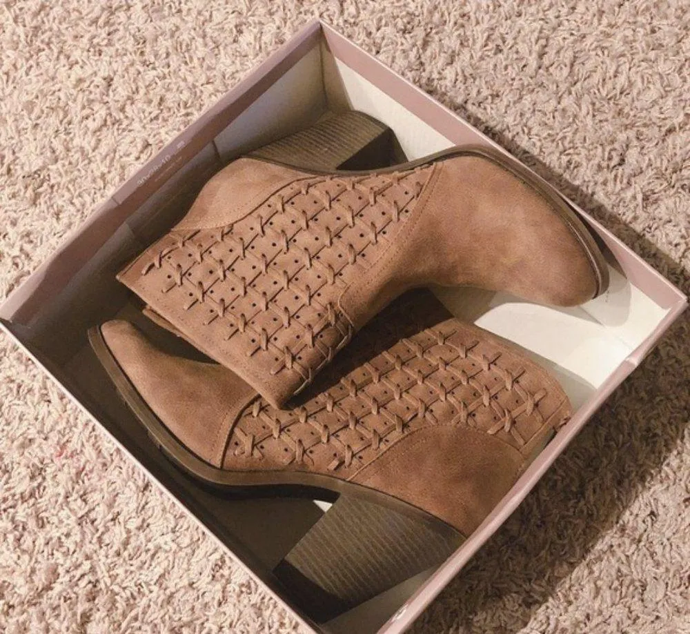 Fergalicious Ankle Boots Worthy Sand Brown Leather Booties Size 12M New in Box - Image 10