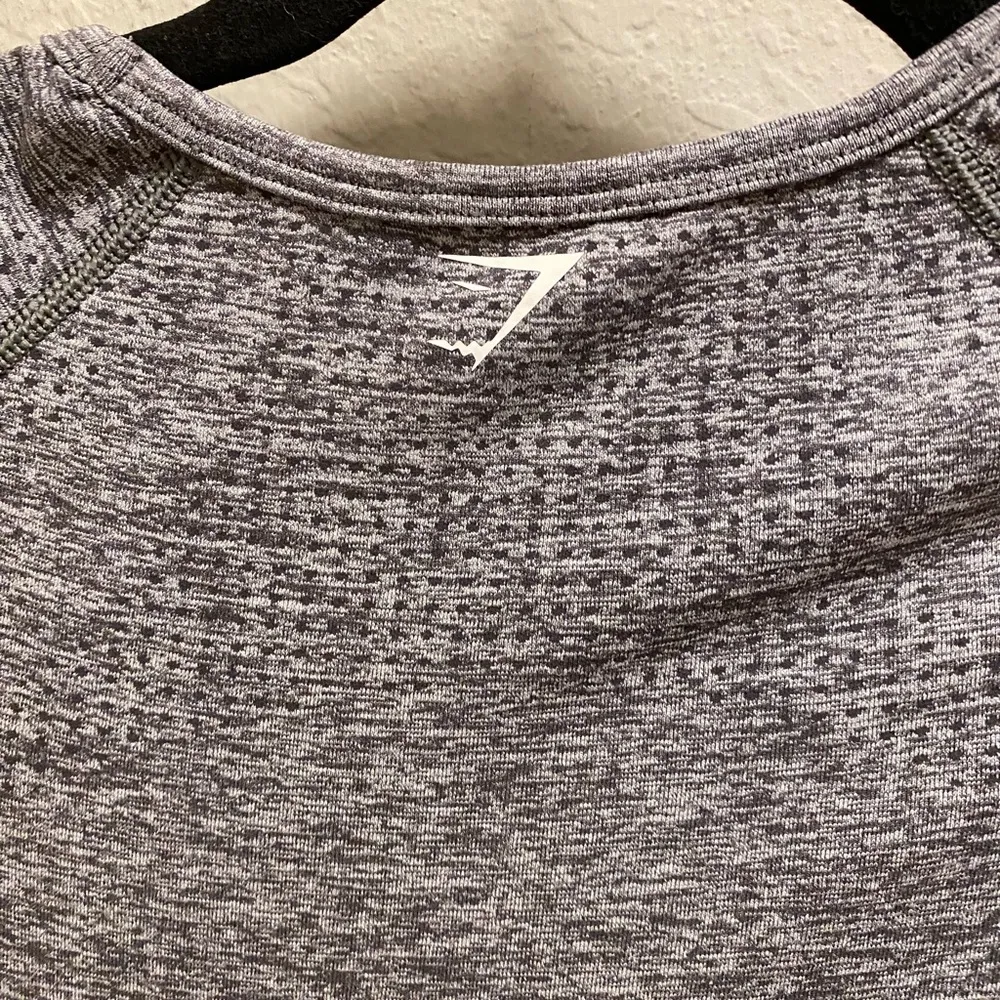 Gymshark Gray Vital Seamless Long Sleeve Crop Top Size Small - Image 5