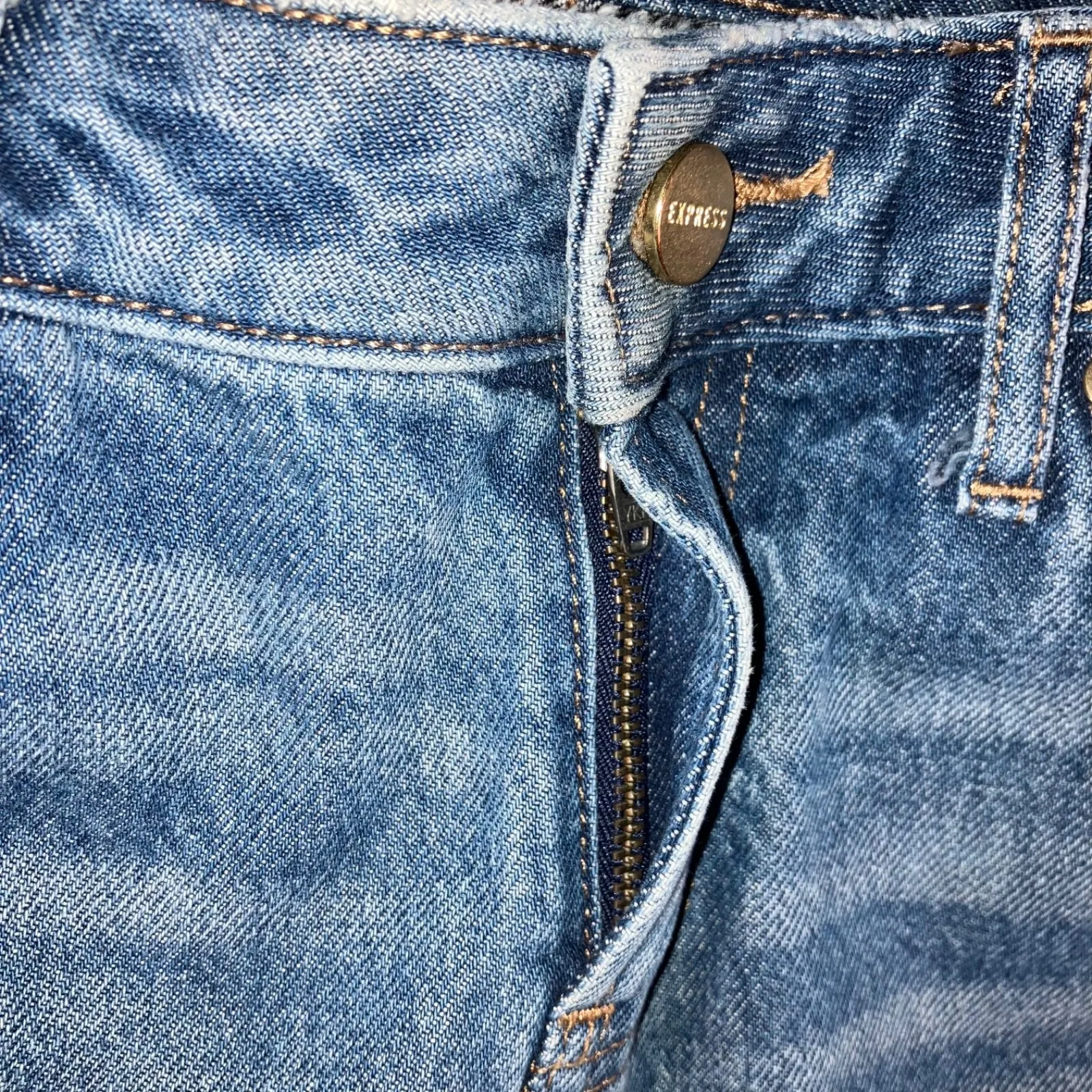 Express‎ Low Rise Boyfriend Jeans Women 2 Medium Wash Denim - Image 8