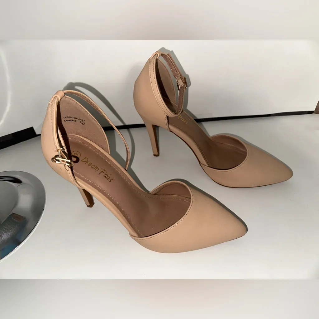 EUC, Dream Pair Women’s Size 9 Heel - Image 3