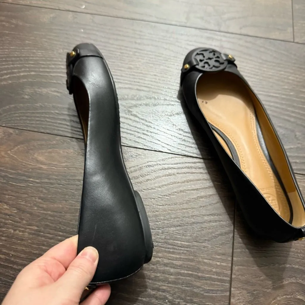 Tory Burch Women’s 7 Black Gabriel Flats Logo - Image 7