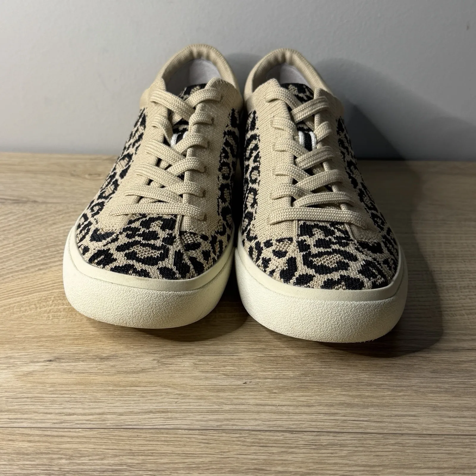 Rothys The Lace Up Sneaker Desert Cat Print Tan Brown Womens 6.5 Washable Shoe - Image 4