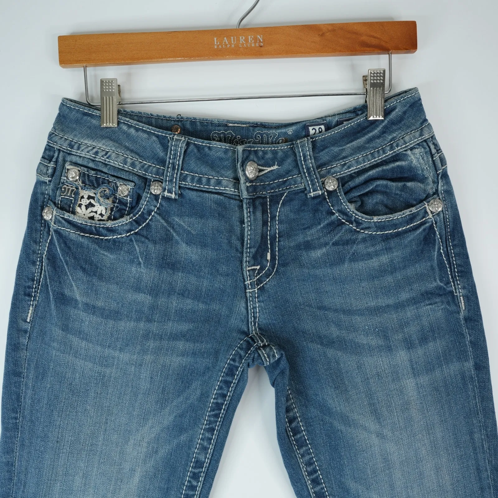 Miss Me Cuffed Capri Jeans Womens 28x22.5 Blue Denim Stretch Crochet Daisy - Image 4