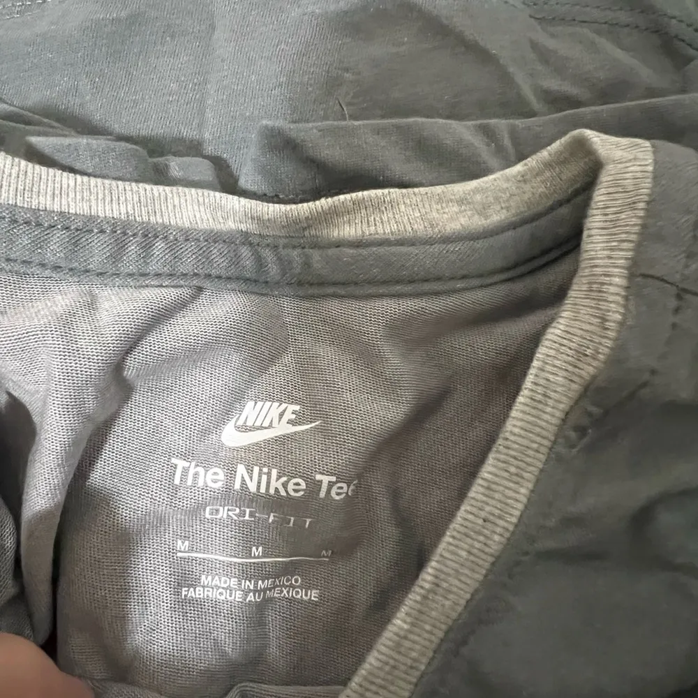 NWT Nike Gray Dry High Neck Tank Top Size Medium - Image 3