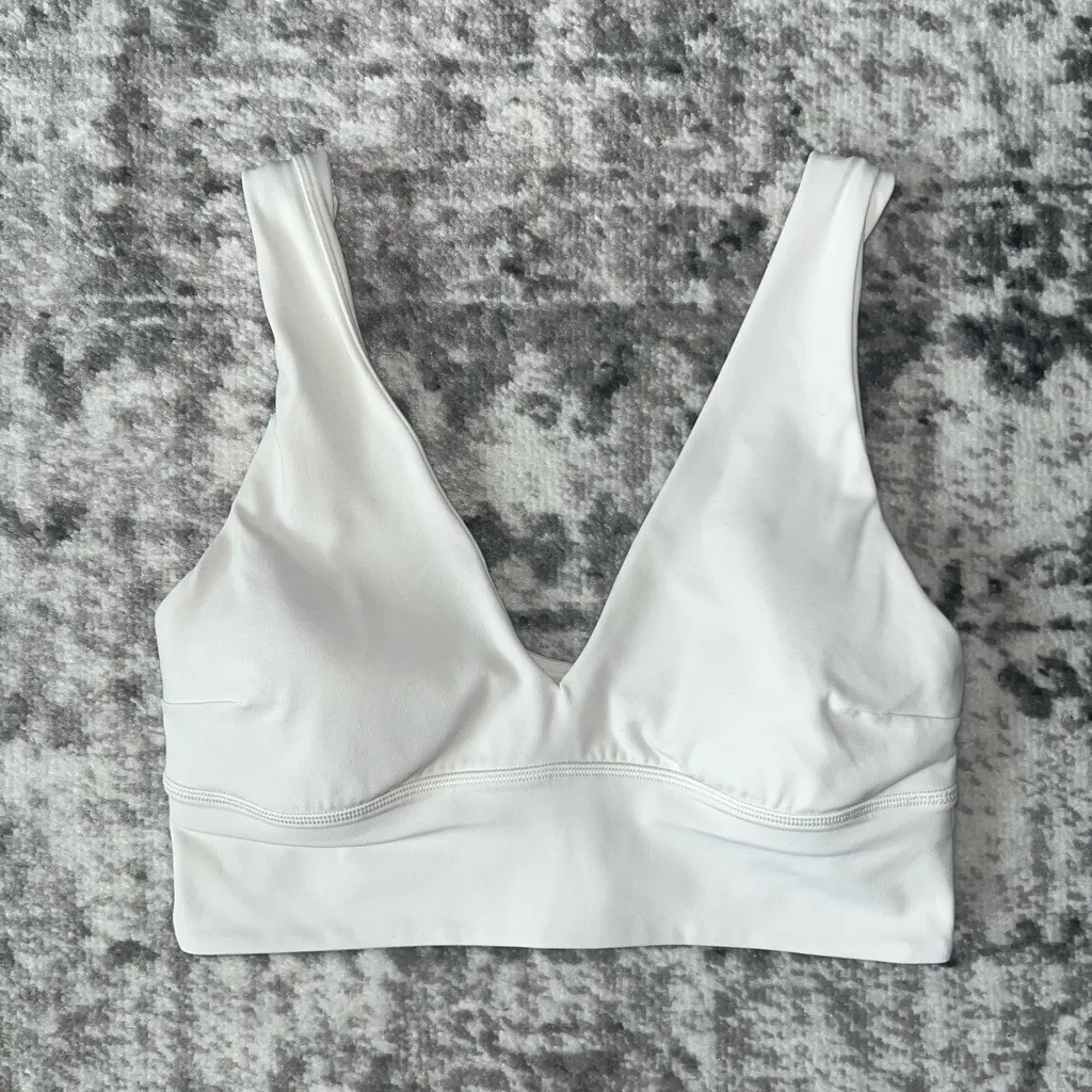 Lululemon  Align V-Neck Bra *Light Support, C/D Cup - Image 2