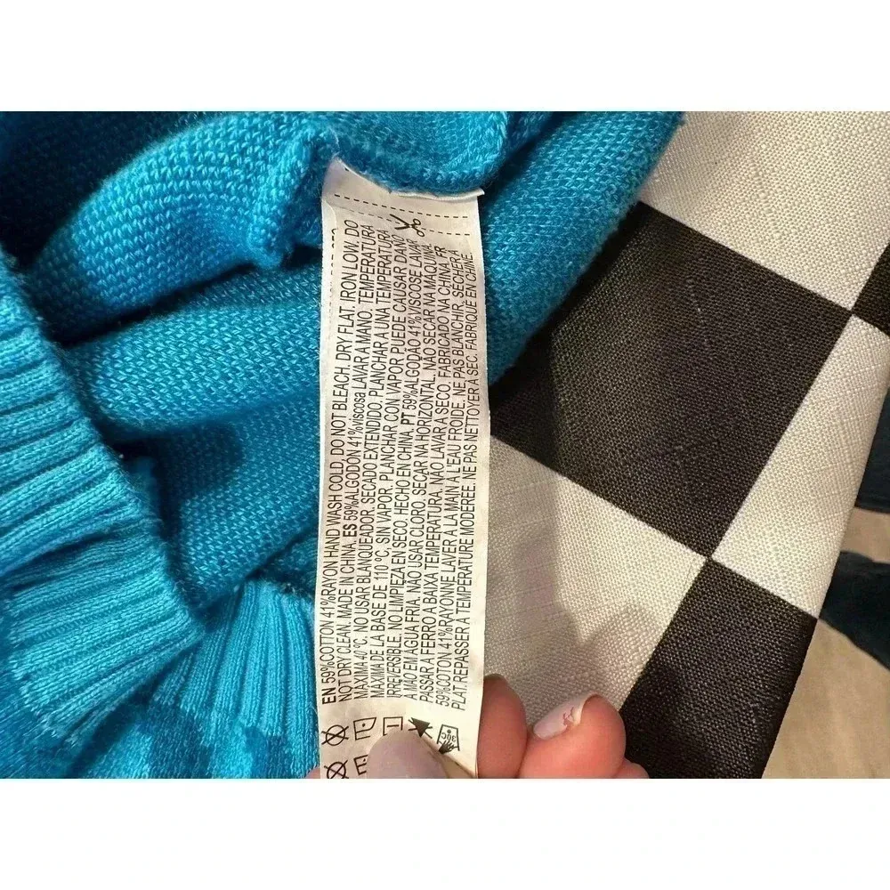 Forever 21 Blue Cropped Sweater Large - Image 4