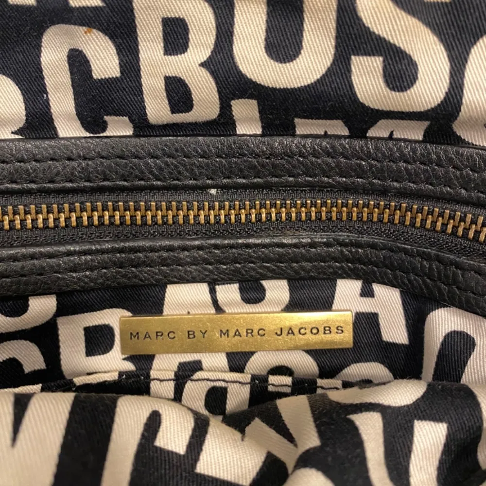 Marc by Marc Jacobs Black Leather Shoulder Bag - Image 5