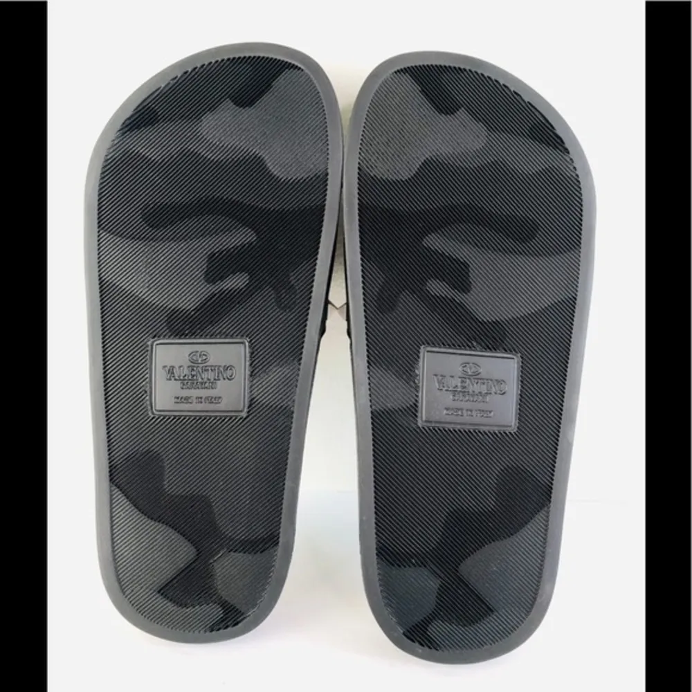 VALENTINO GARAVANI ROCKSTUD PVC SLIDE  STUD SANDAL - Image 6