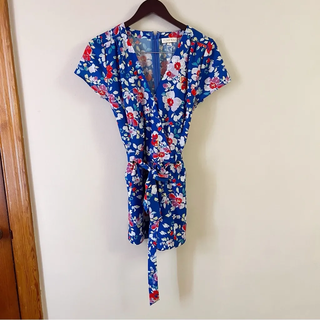 Yumi Kim Paradise Romper Blue Floral Size Small NEW Short Sleeves Tie Waist - Image 2