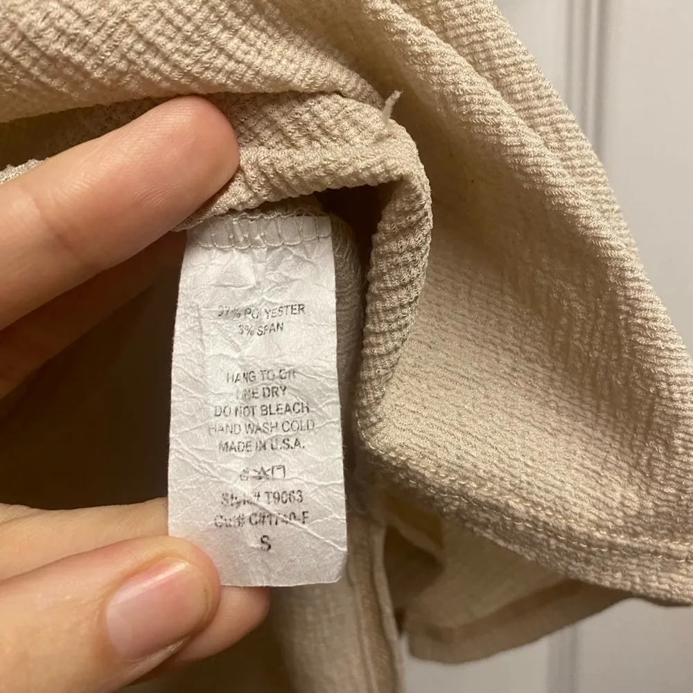 Rae Mode Neutral Colored Tunic Top W/Ruffle Sleeves Size Small. - Image 4