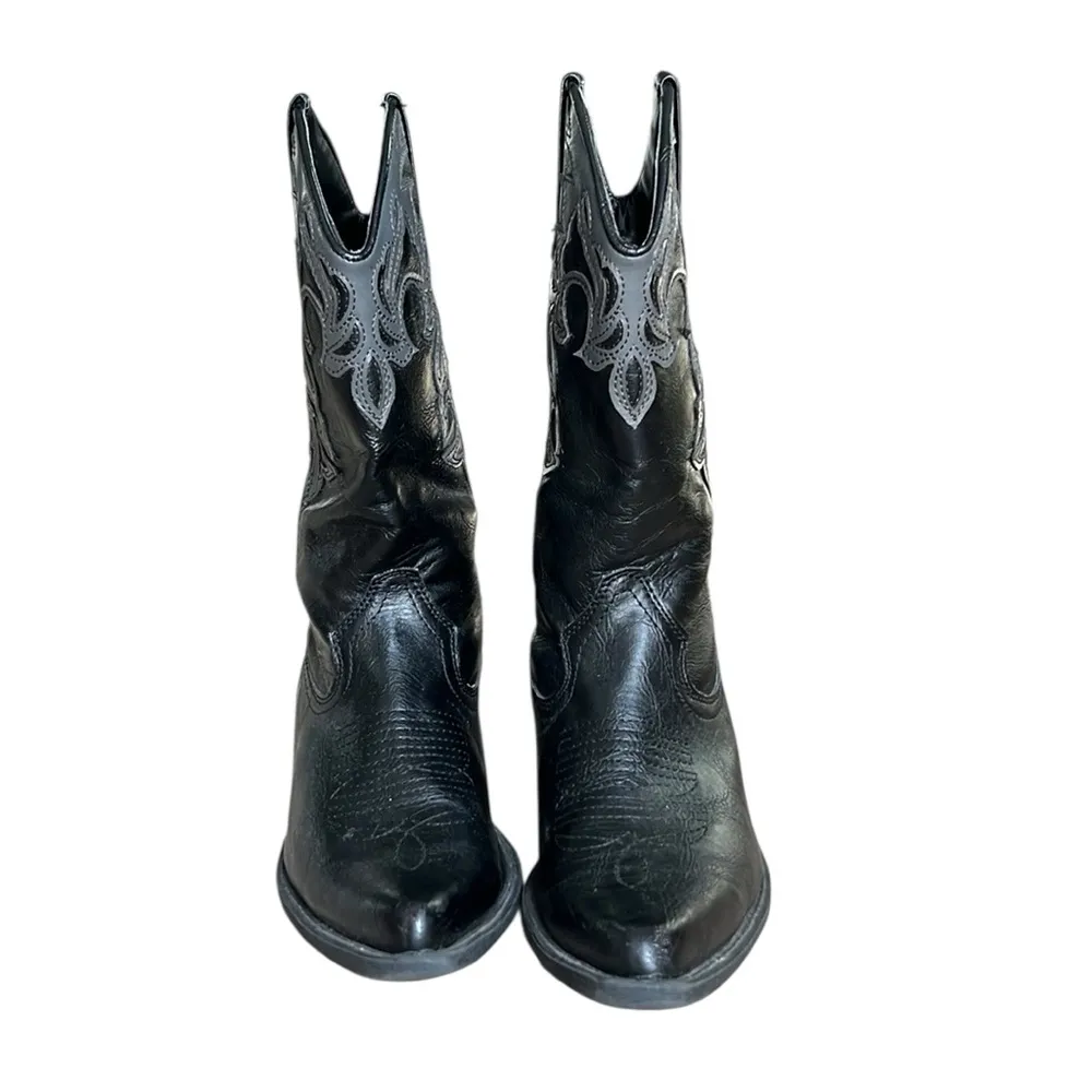 Madden Girl Saddle Women's Pull-on Boots, Black - Image 10