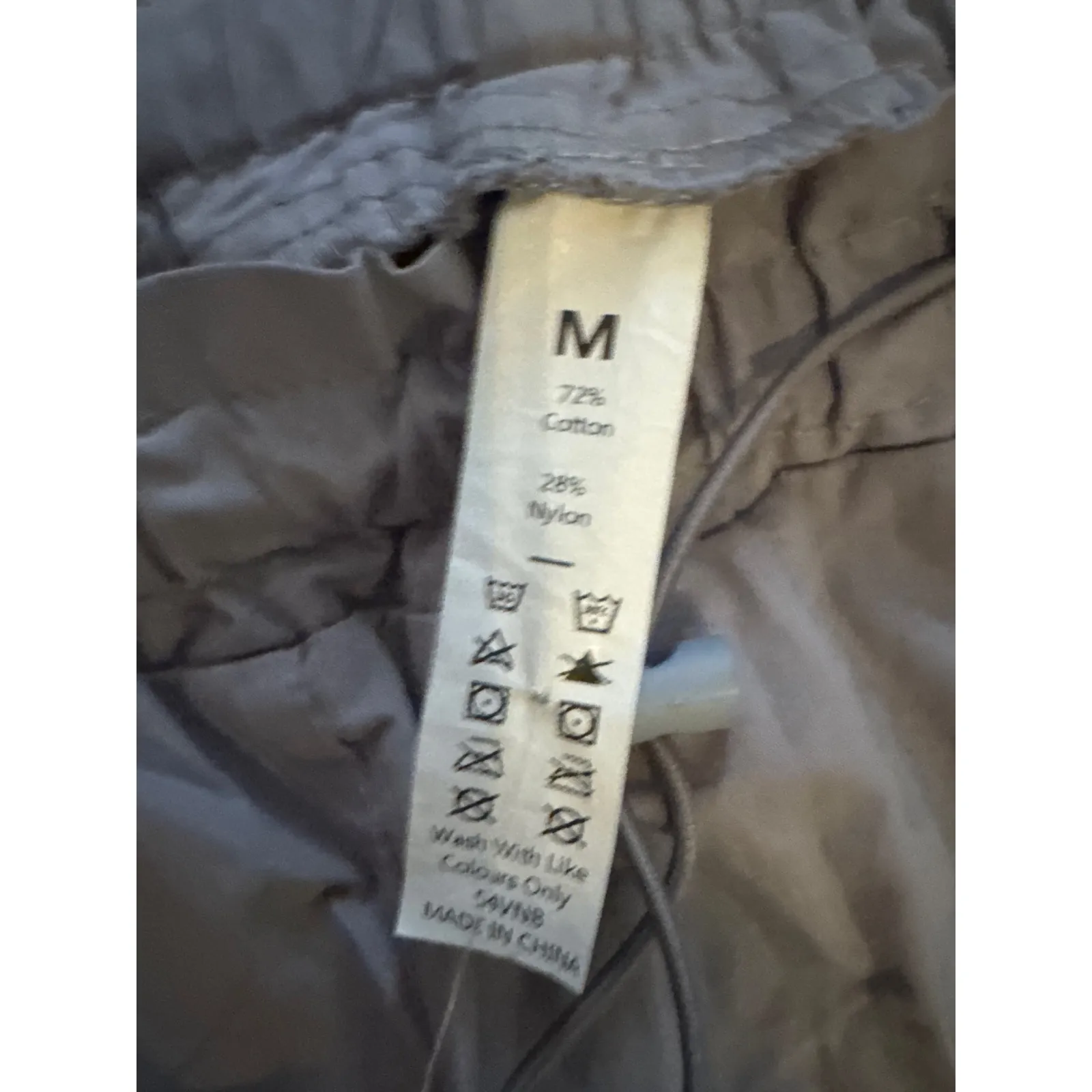 Brand New Halara Women's Size Medium Gray Cargo Ankle Length Pants High Waist - Image 2