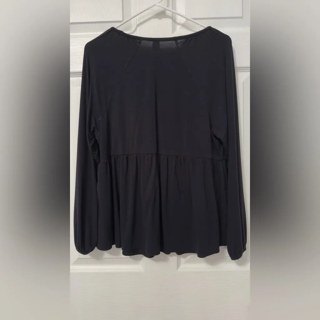 Black Long maternity Sleeve V-Neck Top - Image 4