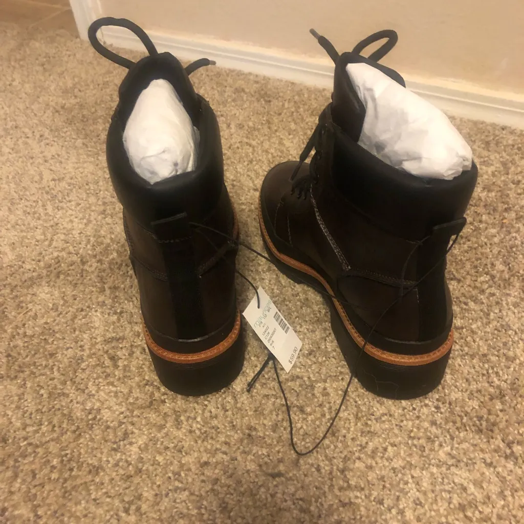 Brown Rue adventure boot. Size 7 - Image 3