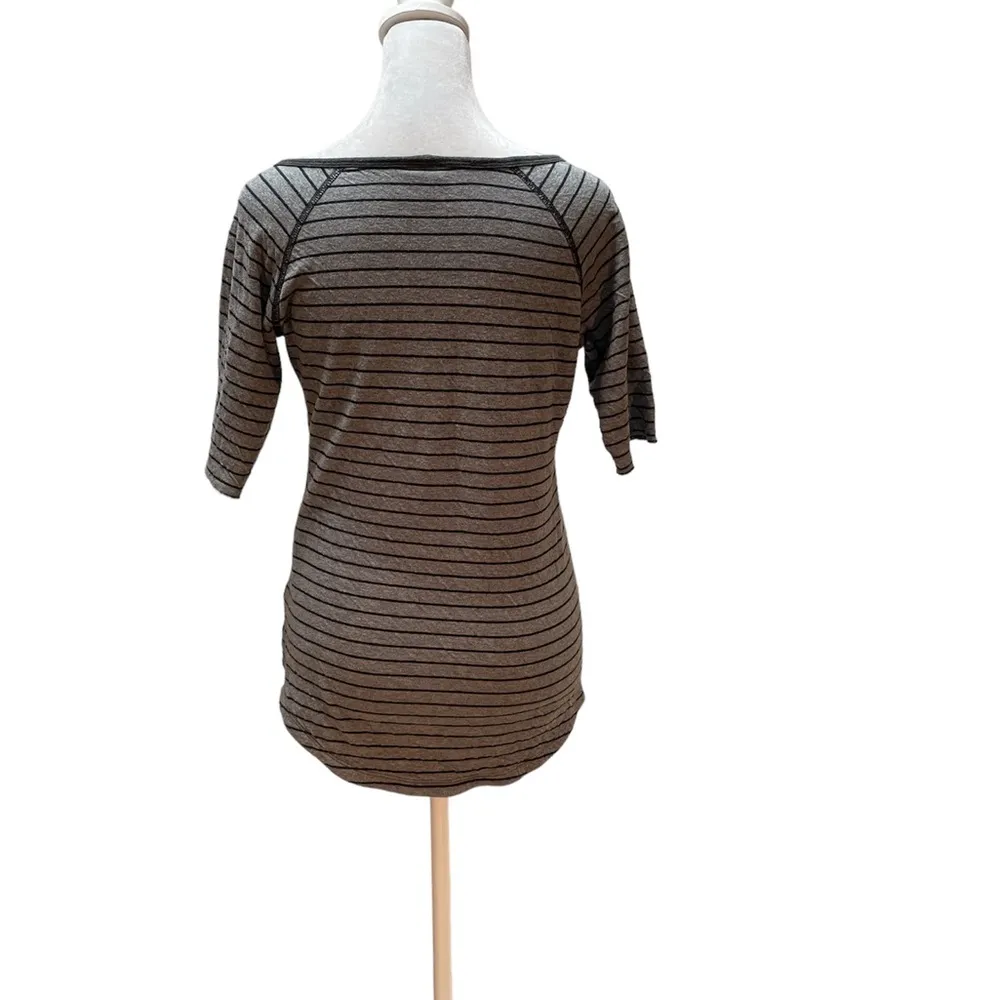Gray with Black Stripes Short Sleeve Scoop Neck T-Shirt Size Small - Image 4