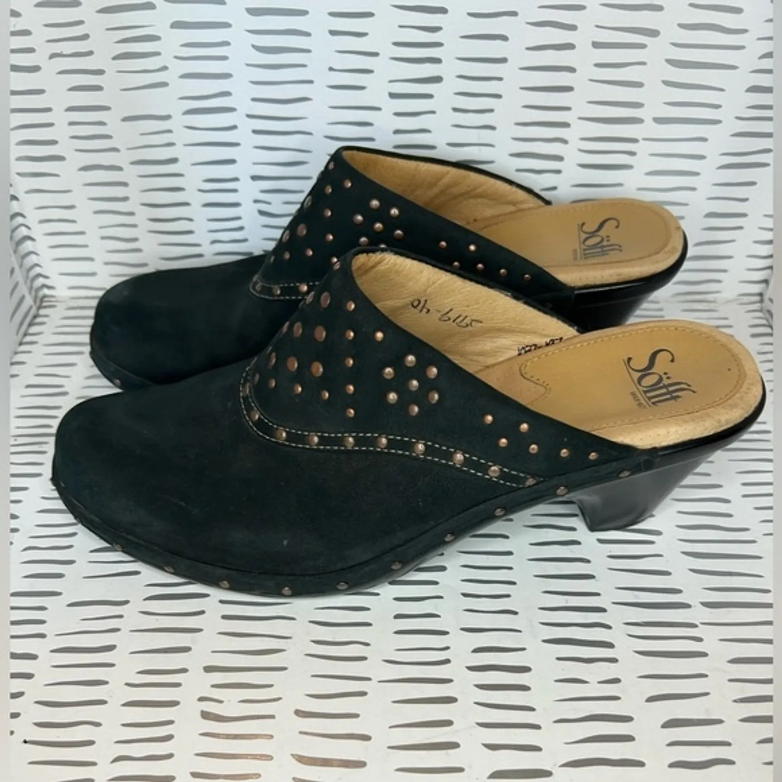 SOFFT Black Nubuck Leather Studded Mule Clogs Women's Shoes Size 8.5M Boho - Image 2