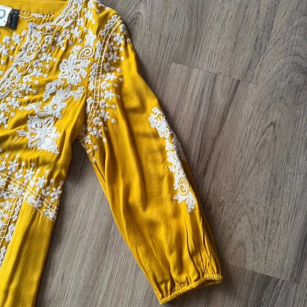 Anthropologie Akemi & Kin Yellow Embroidered Dress Size 0 - Image 4