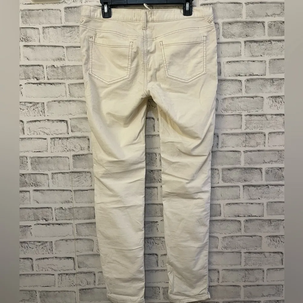 Women’s Free People white corduroy type skinny pants Size 30 - Image 2