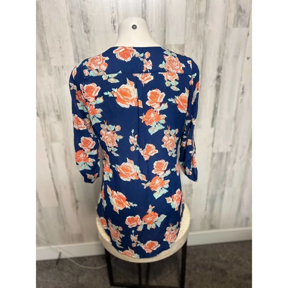 Rue 21 Floral blouse size medium - Image 4