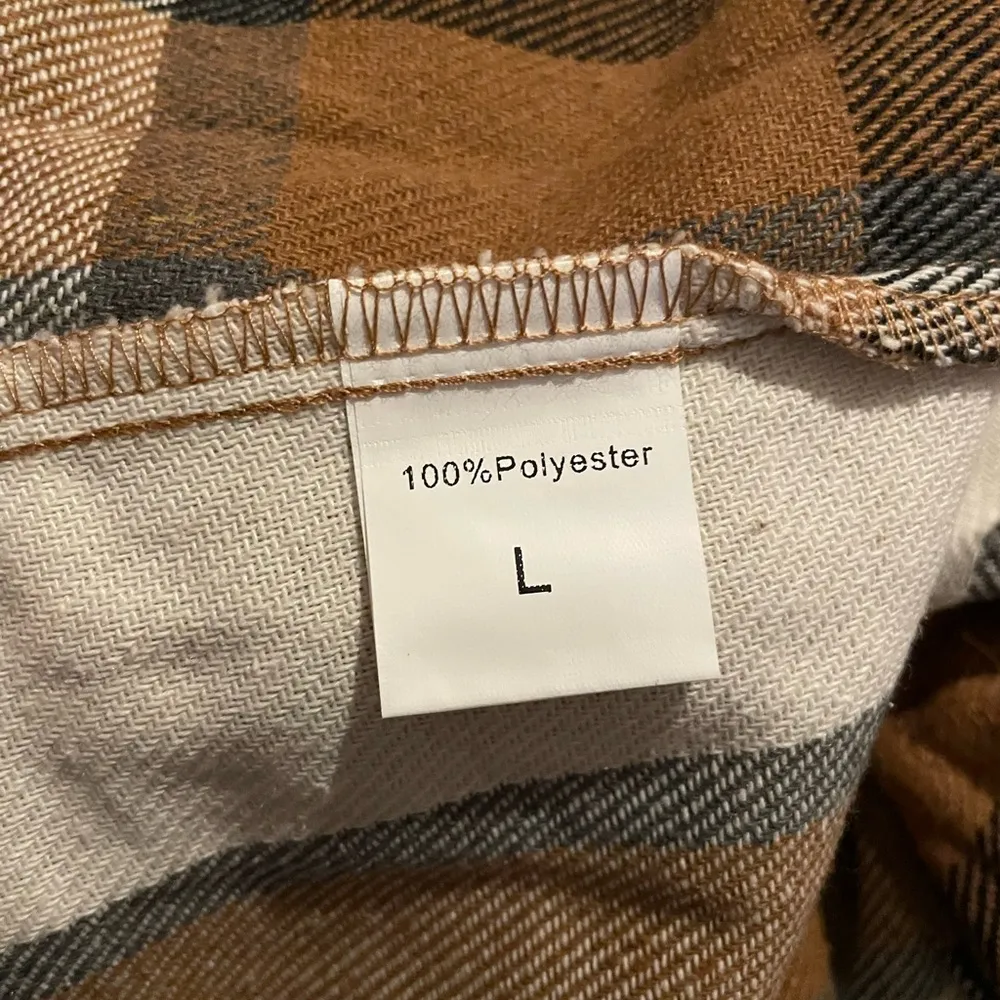 NWOT Plaid Women’s Shaket Top Brown/Tan/Black Color Size L Size L - Image 6