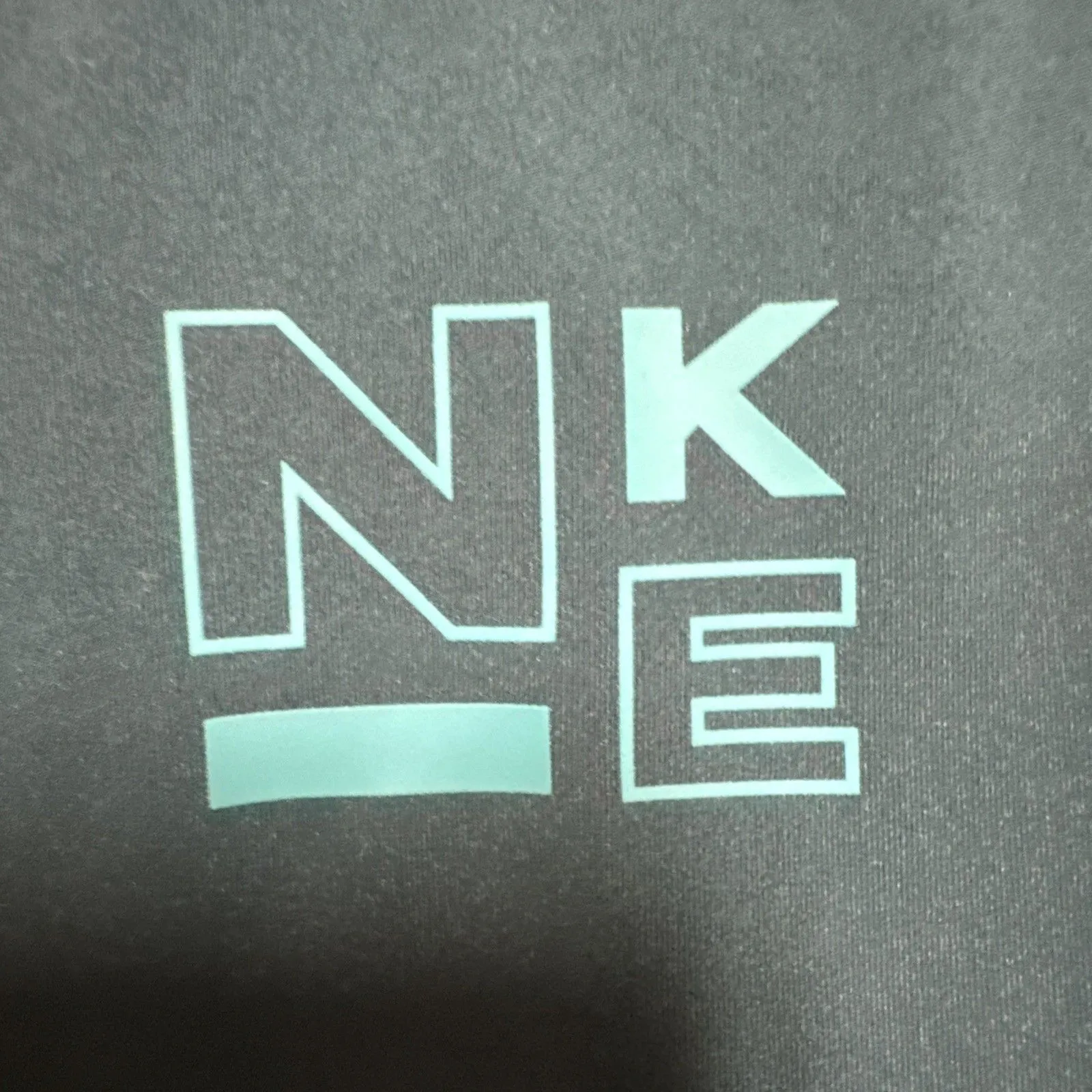 Women’s Nike Pro Dri Fit Tight fit Crop Green and Yelllow Size M tanktop - Image 2