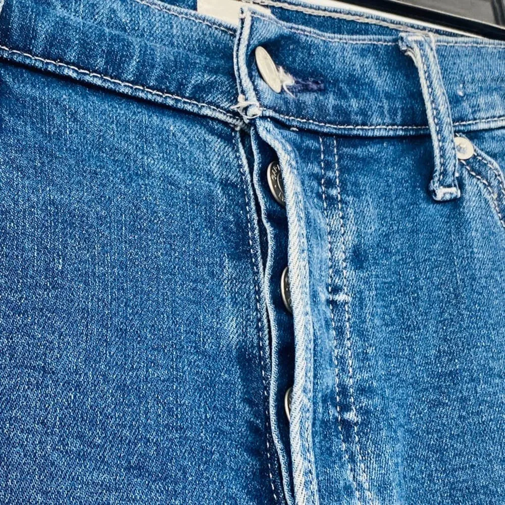 GAP High Rise Carpenter Utility Jeans Button Front Size 8 2yk Style  High Rise - Image 6