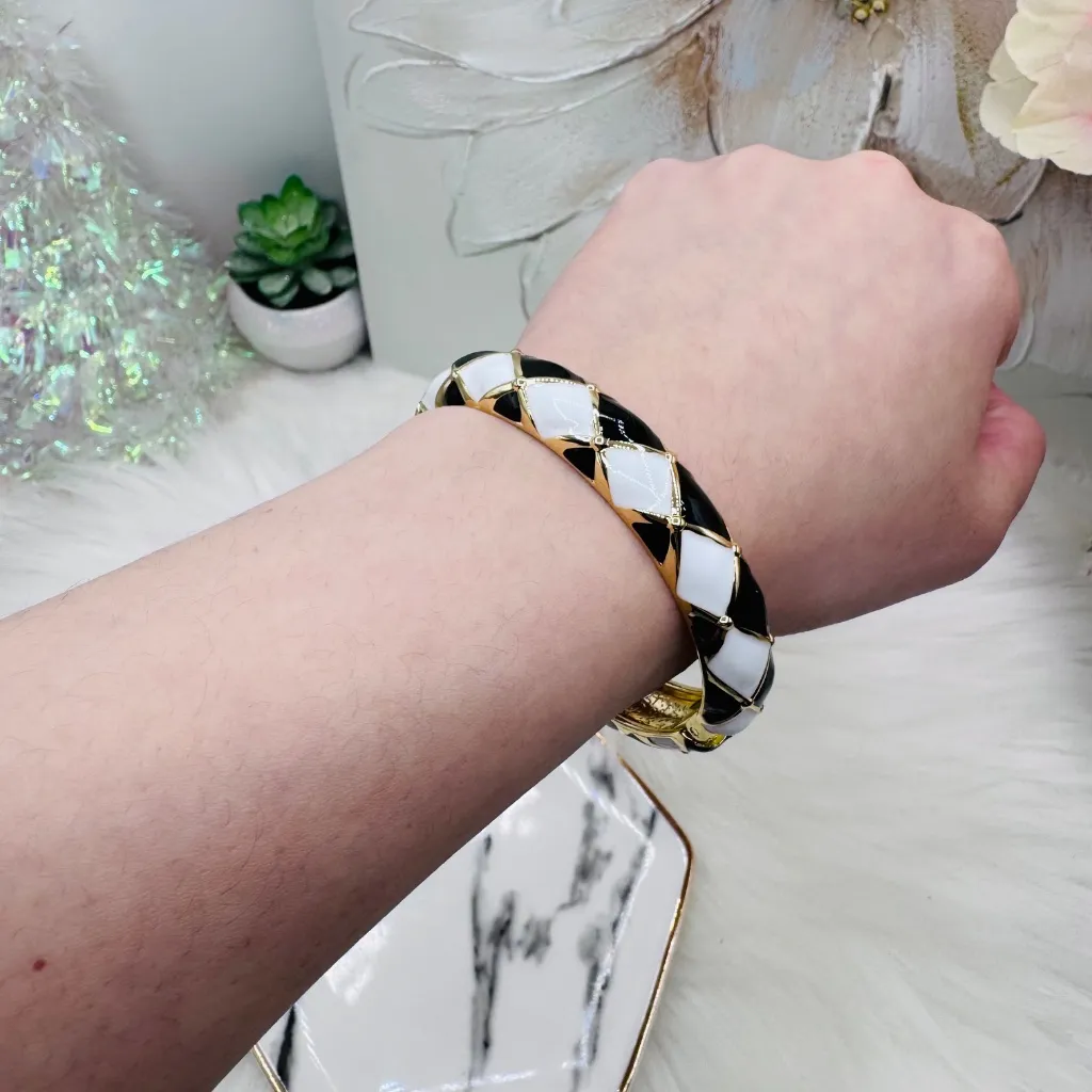 The Cruella Thick Enamel Bangle Bracelet Black - Image 4