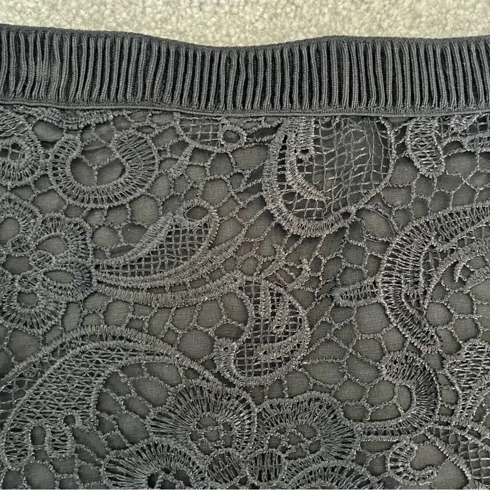 Vintage Forever 21 Black Lace Pencil Skirt with Gold Zipper Back Size Small XS - Image 2