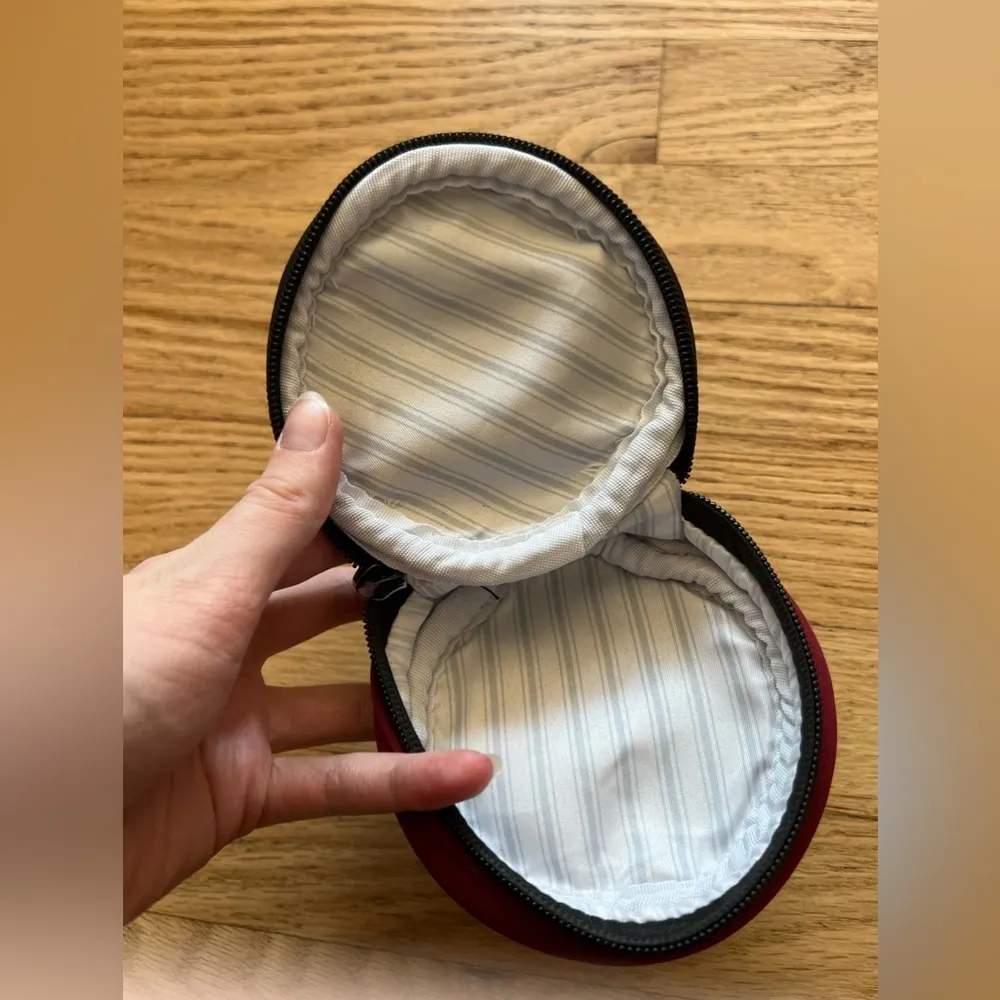 Jen & Co Wine Red Colored Carrying Case - Image 4