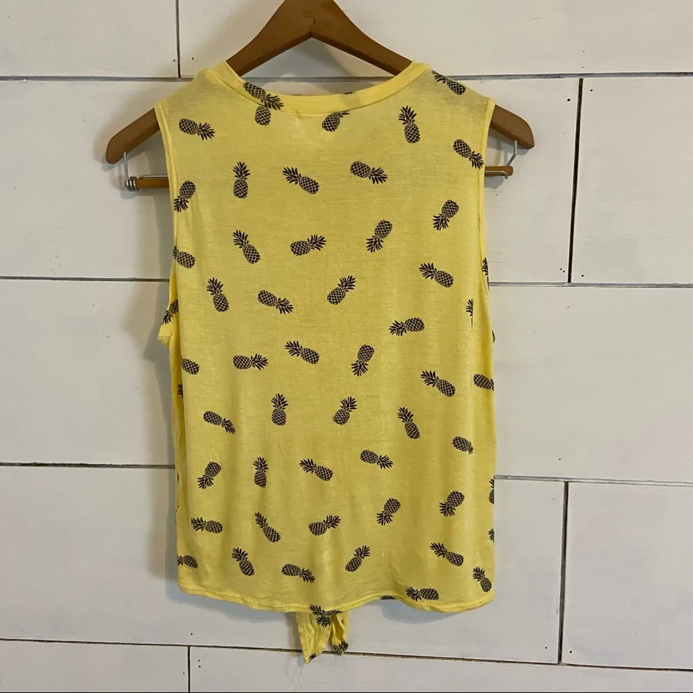 Dirtee Laundry Pineapple Tie Front Tank Top. Size XSmall. - Image 2