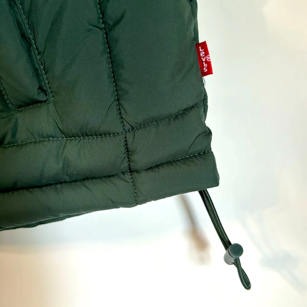 Levi’s Women’s Box Quilted Puffer Jacket Green Size M NWT - Image 11
