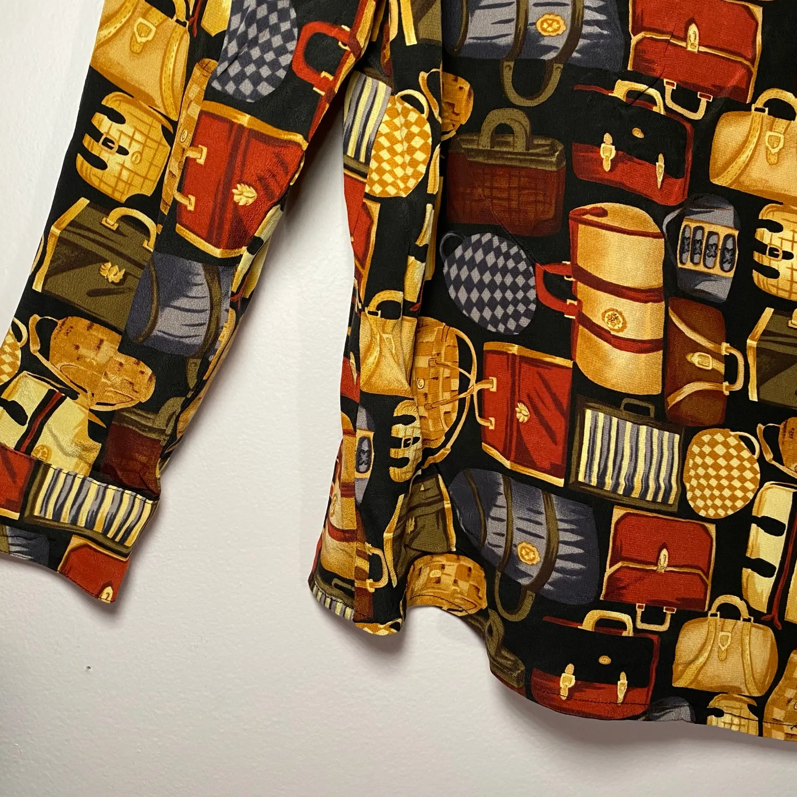 J. McLaughlin for Sanyo Vintage 100% Silk Purse Print Button Down Blouse size 10 - Image 4