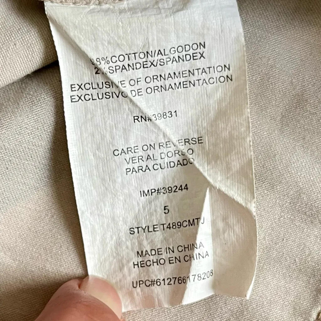 JOLT. Camouflage Women's Shorts - Image 5