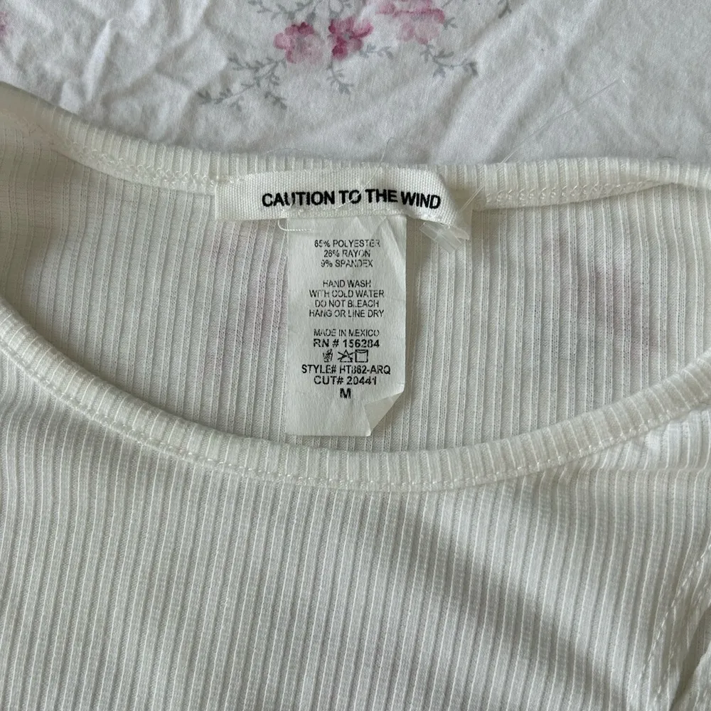 CAUTION TO THE WIND ribbed crop top - Image 3